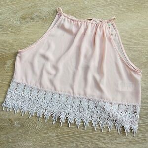🖤5/$40!! Pink Lace trim halter look Crop Top size medium staring at stars.